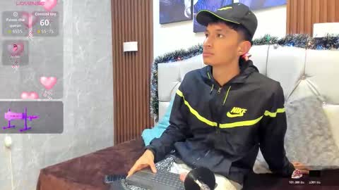 Elian Julian online show from November 17, 9:07 pm