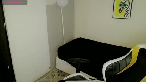 Snapshot of elii_797 chatting on October 14, 3:30 pm bby-santy online show from October 14, 3:30 pm