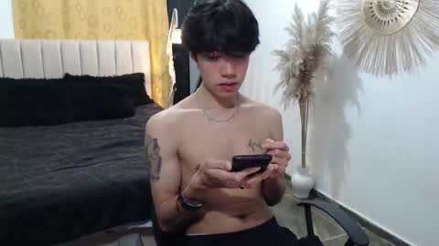 Snapshot of elio_collem chatting on September 9, 2:22 am ELIO online show from September 9, 2:22 am