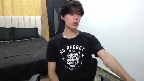 Snapshot of elio_collem chatting on January 22, 5:16 am ELIO online show from January 22, 5:16 am