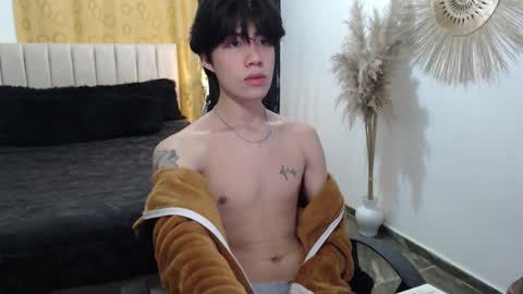 Snapshot of elio_collem chatting on September 23, 1:05 am ELIO online show from September 23, 1:05 am