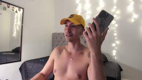 elio_dicaprio online show from November 28, 3:10 am