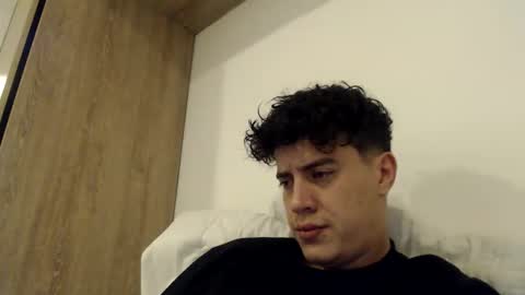 elmono33 online show from March 8, 8:24 pm