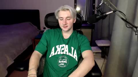 Elvin Vaenight online show from November 17, 12:35 am