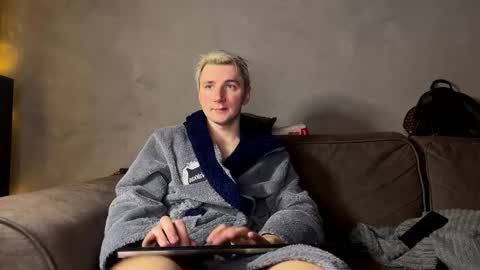 Elvin Vaenight online show from December 2, 1:30 am