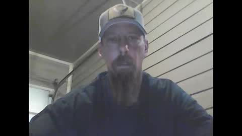 Snapshot of elwooood7 chatting on December 29, 2:21 pm elwooood7 online show from December 29, 2:21 pm