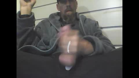 Snapshot of elwooood7 chatting on December 14, 12:23 pm elwooood7 online show from December 14, 12:23 pm