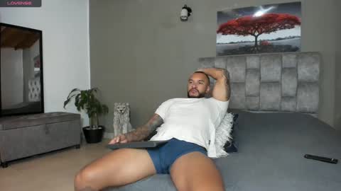 emanuelspencer online show from December 13, 7:26 am