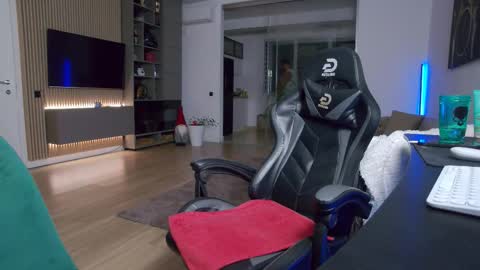 Erik online show from February 22, 11:17 pm