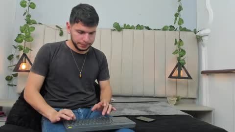 ENZO online show from November 12, 3:51 pm