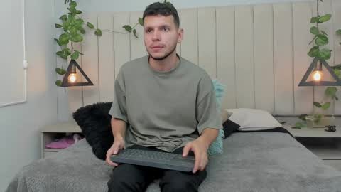 ENZO online show from November 1, 3:05 pm