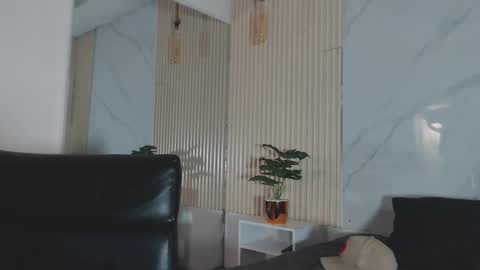 Snapshot of enzo_steel chatting on September 12, 3:28 am enzo_steel online show from September 12, 3:28 am