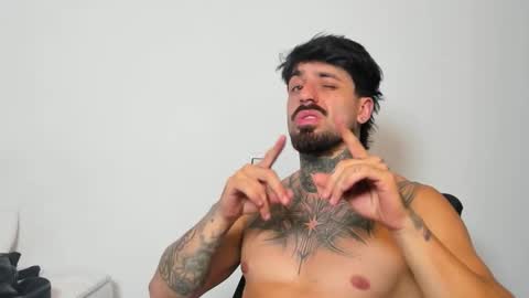 Enzo Aren online show from November 22, 1:27 am