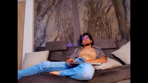 Enzo online show from December 5, 3:19 pm