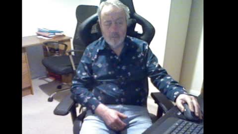 erasmus_d online show from January 6, 5:59 pm