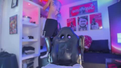 Tht BOSS Eren online show from February 12, 3:23 am