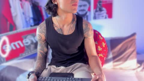 Tht BOSS Eren online show from December 19, 4:31 am