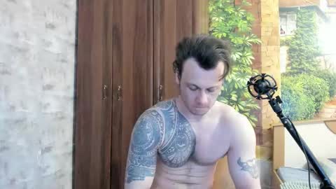 Eric online show from November 28, 3:42 am