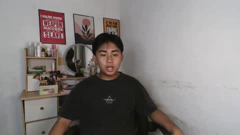 erick_cummer30 online show from May 4, 10:50 am