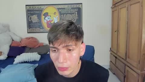 erick_de_rossee online show from December 21, 7:44 pm