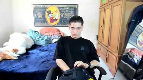 erick_de_rossee online show from April 21, 6:58 pm