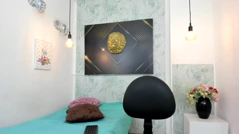   online show from January 12, 4:00 am