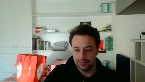 esibizionista 91 online show from March 5, 8:00 am