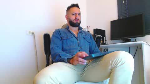 esteban online show from February 20, 1:46 pm