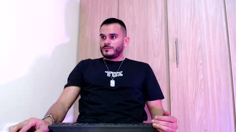 Esteban Fernandez online show from January 26, 4:20 am