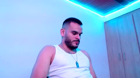 Esteban Fernandez online show from December 7, 6:32 am