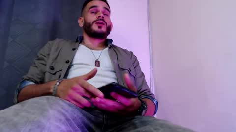 Esteban Fernandez online show from December 23, 10:33 pm