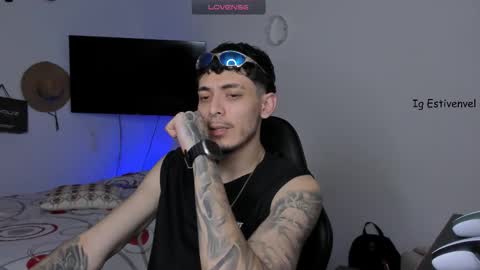 estivenvel online show from October 22, 7:27 pm