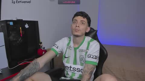 estivenvel online show from March 2, 12:43 am