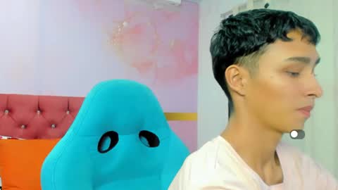 estyler_18 online show from March 8, 2:32 am