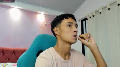 estyler_18 online show from March 1, 2:37 am