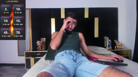 Snapshot of ethan__walker chatting on December 30, 7:21 pm Ethan online show from December 30, 7:21 pm