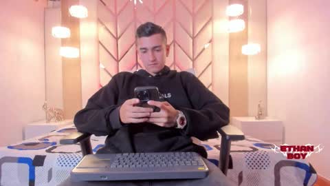 Ethan online show from February 19, 8:49 pm