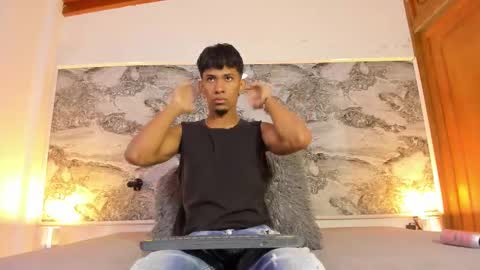Snapshot of ethan_thouse chatting on October 12, 7:19 pm ethan_thouse online show from October 12, 7:19 pm