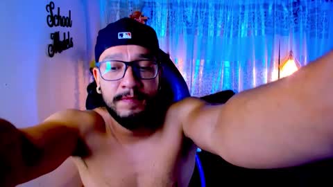 Snapshot of ethan_w7 chatting on October 17, 2:04 am ethan w7 online show from October 17, 2:04 am