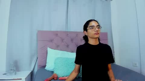 ethanblackwoodd online show from February 6, 9:55 pm