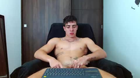 Snapshot of ethangreey1 chatting on January 8, 8:50 pm ethangreey1 online show from January 8, 8:50 pm