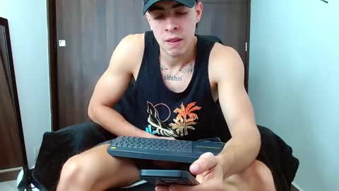 Snapshot of ethangreey1 chatting on December 8, 3:24 pm ethangreey1 online show from December 8, 3:24 pm