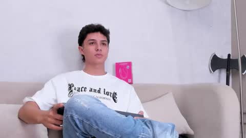 ethanlowell online show from October 24, 1:18 am