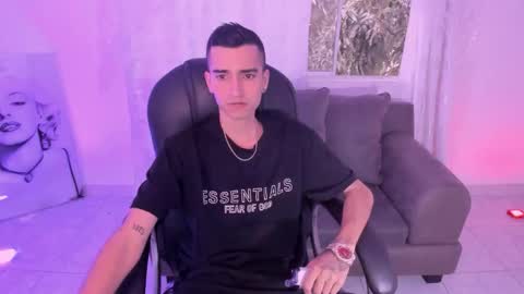 Ethan Boy online show from March 18, 8:56 pm