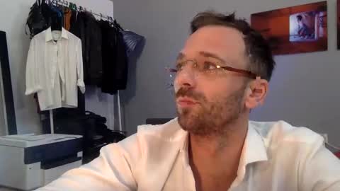 euginehot online show from March 5, 11:28 am