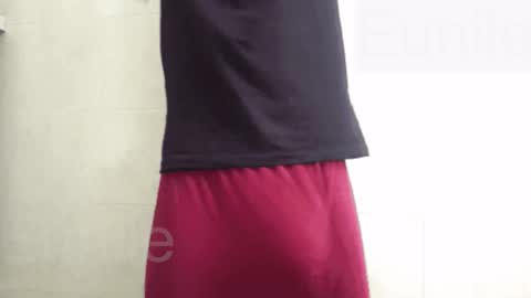 eunile online show from December 17, 7:31 pm