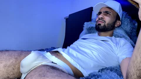 evan57036 online show from March 6, 5:35 am