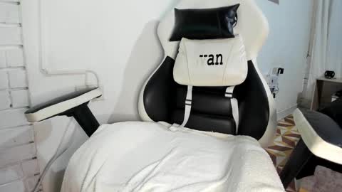 Evan online show from January 16, 9:45 am