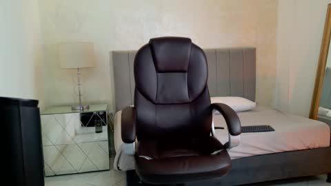 E V A N S online show from March 10, 2:06 am