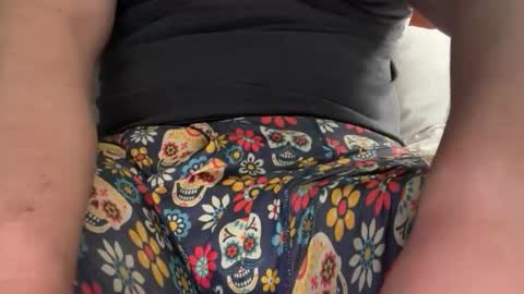 exploirer3223 online show from March 21, 6:17 am